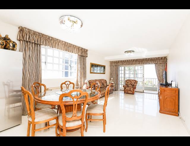 2 BEDROOM APARTMENT FOR SALE IN ESSENWOOD